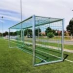 poarta fotbal aluminiu 4 prize cu plasa, montata pe teren