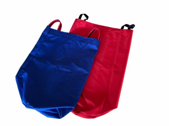sac de sarituri albastru si rosu