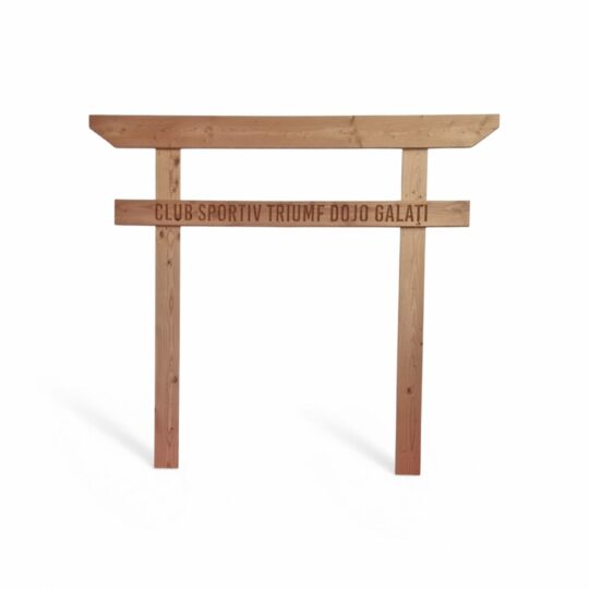 tori japonez personalizat prin CNC cu denumirea clubului